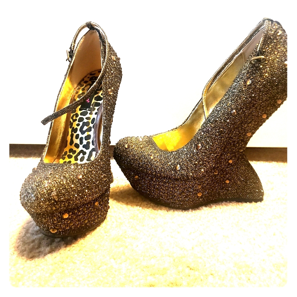 Heelless platform shoes